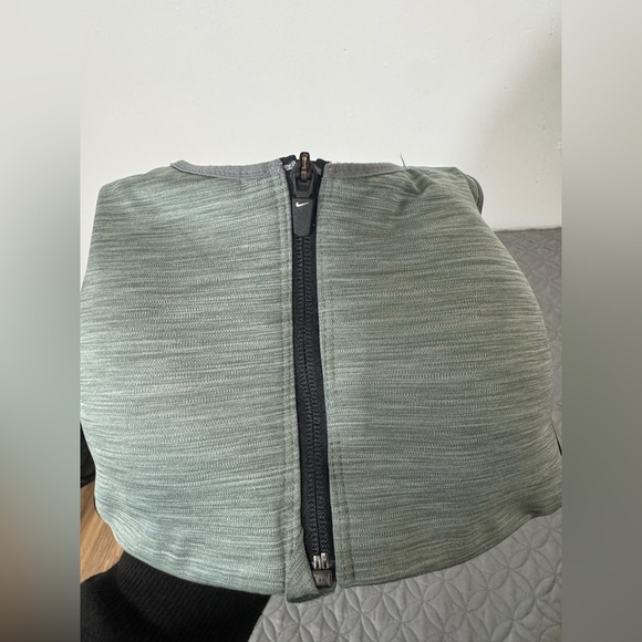 Nike Sports Bra - Picture 6 of 6